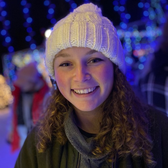 Meet your Posher, Nina - Picture 1 of 1